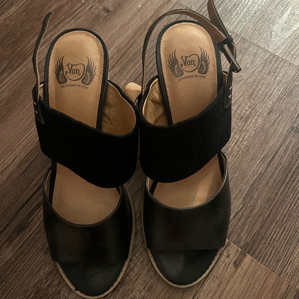 NIB Von Dutch Cork Heel Sandals - Size 9